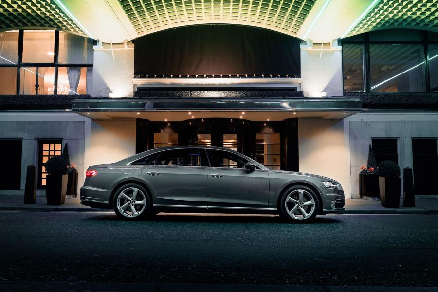  Audi A8 L 50 TDI Quattro (D5) 2017 года  (UK) (фото 20 из 40)